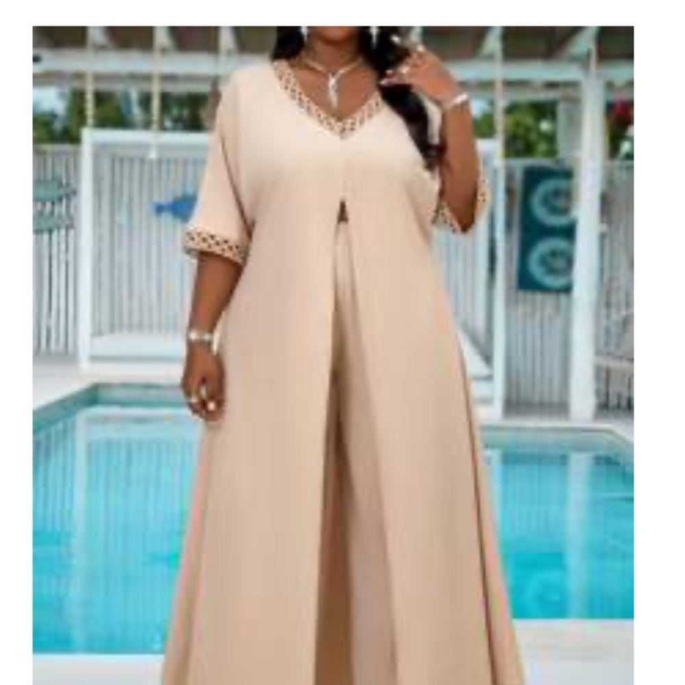 NWOT 🔥 Cream Women's Elegant Pant Top Set